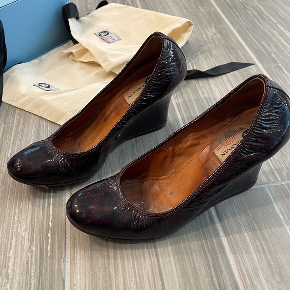 Lanvin burgundy patent wedge ballet shoes, size 38 (8 us) - Picture 8 of 8